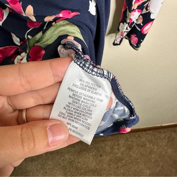 JM Collection Navy Blue Floral Tunic Blouse Size Small - Picture 4 of 5